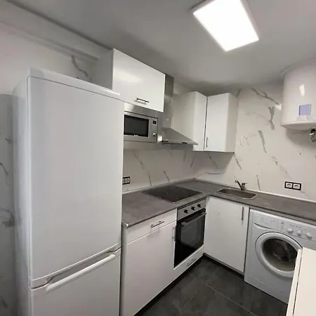 Apto. A Estrenar En El Centro 2 Hab Y 1 Bano Apartment *